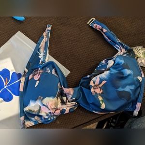 Hapari Vogue twist bikini top
